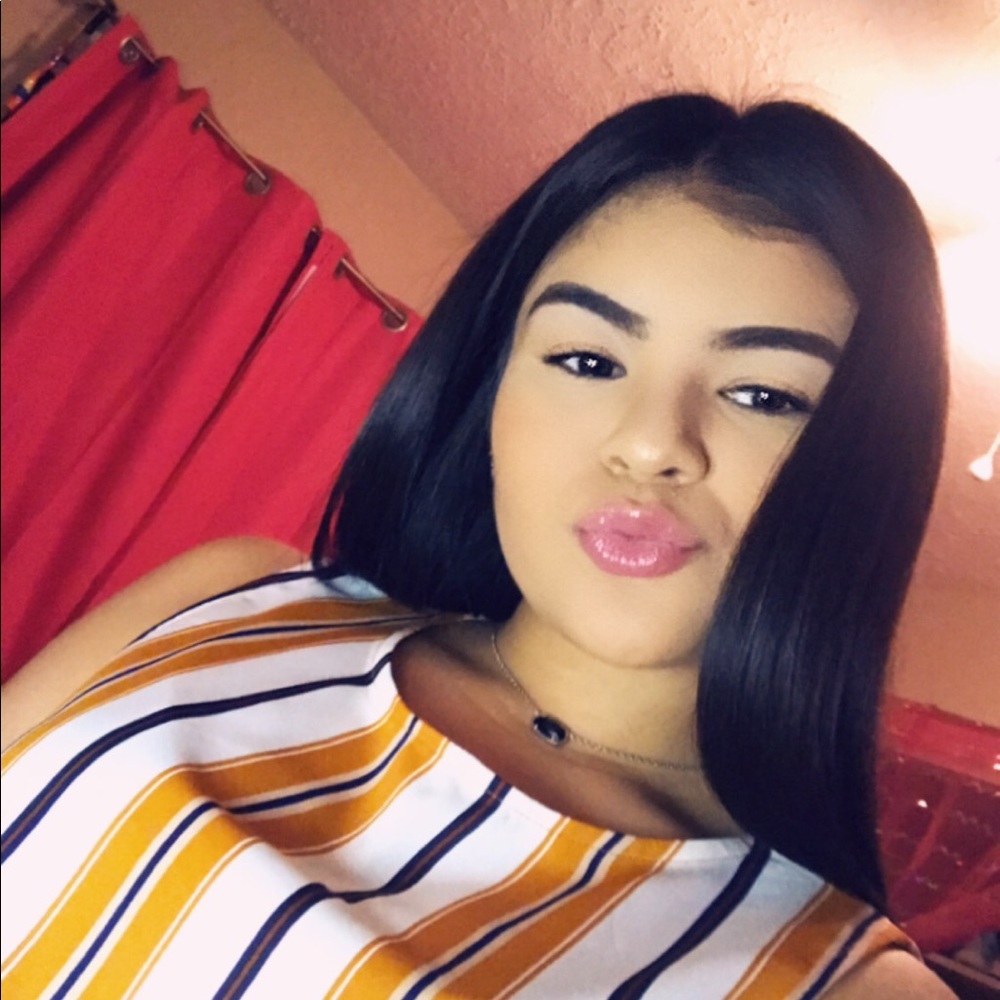 Meet your Posher, Roxy